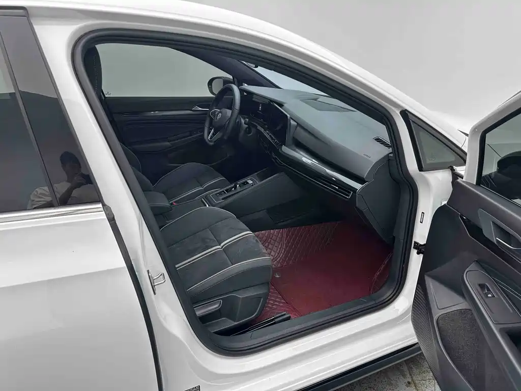 Volkswagen Golf 2023
