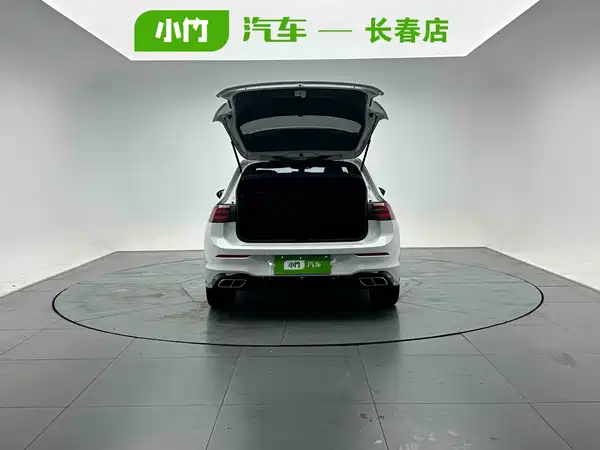 Volkswagen Golf 2023