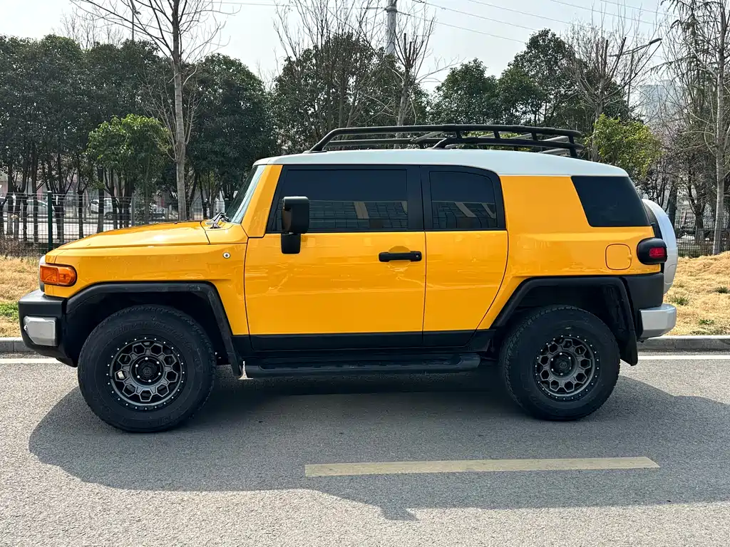 Toyota FJ Cruiser 2020 — фото 3