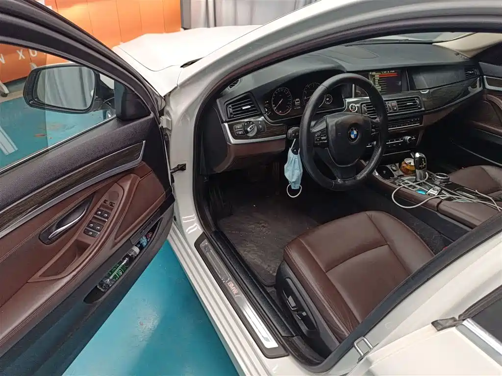 BMW 5 Series 2014 — фото 13