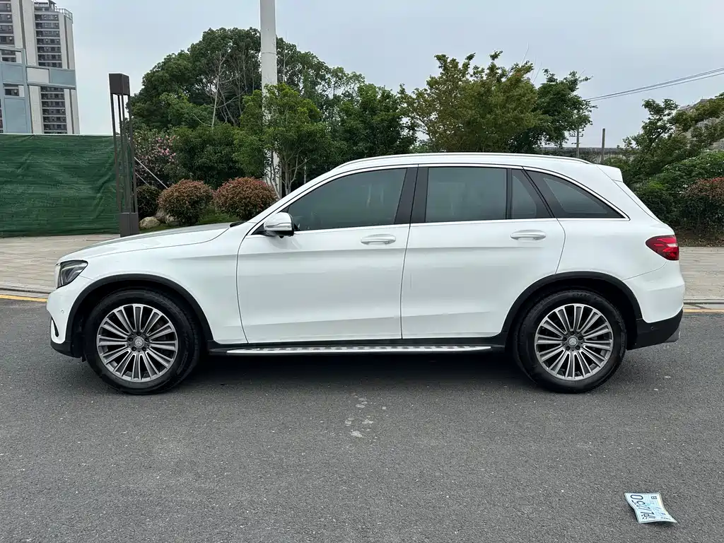 Mercedes-Benz GLC 2016 — фото 16