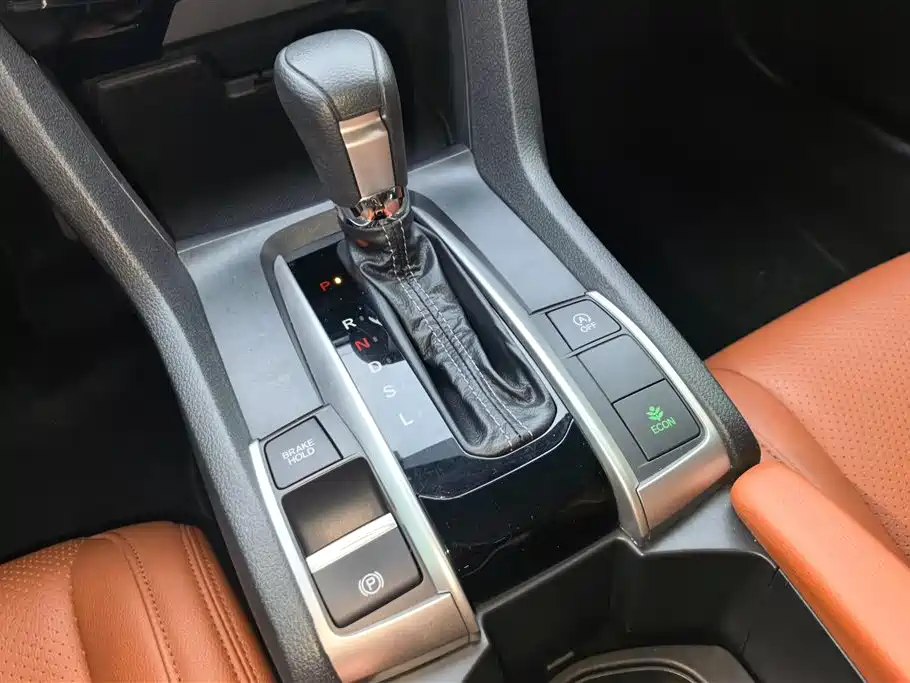 Honda Civic 2019 — фото 16