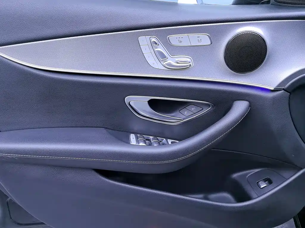 Mercedes-Benz E-Class 2019 — фото 4