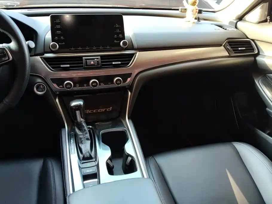 Honda Accord 2019 — фото 13