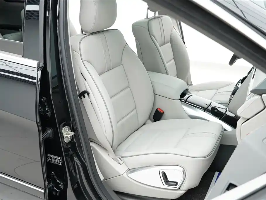 Mercedes-Benz R-Class 2016 — фото 30