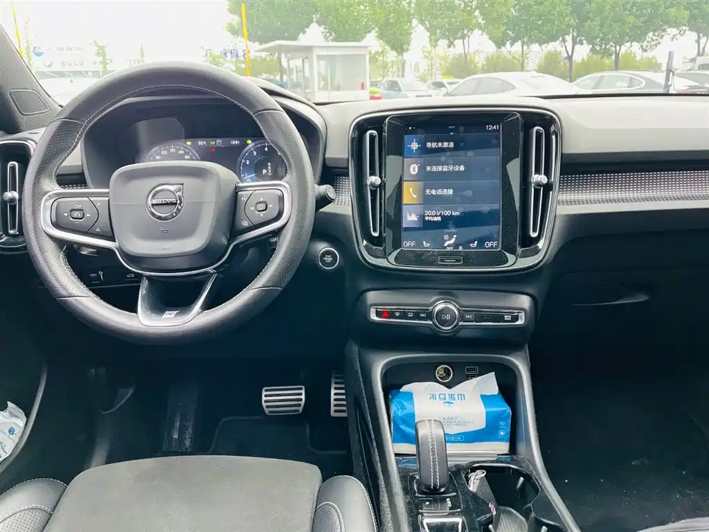 Volvo XC40 2019 — фото 22