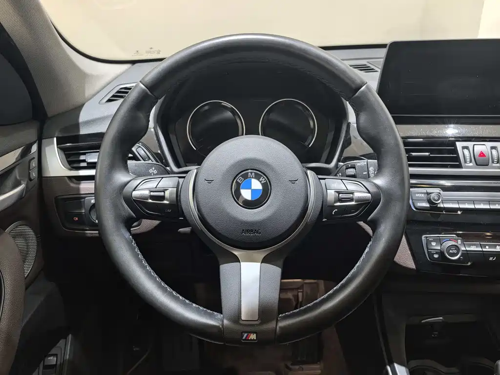 BMW X1 2022 — фото 5