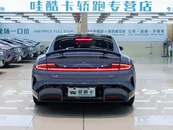 Xiaomi SU7 2024