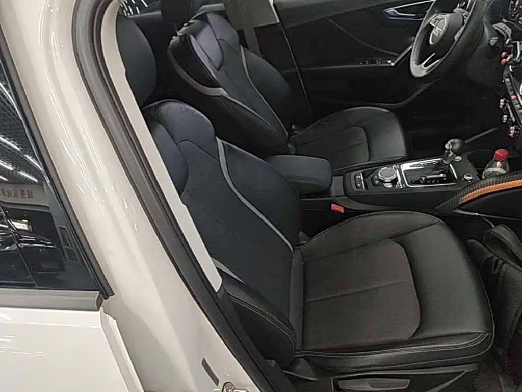 Audi Q2L E-Tron 2020 — фото 25