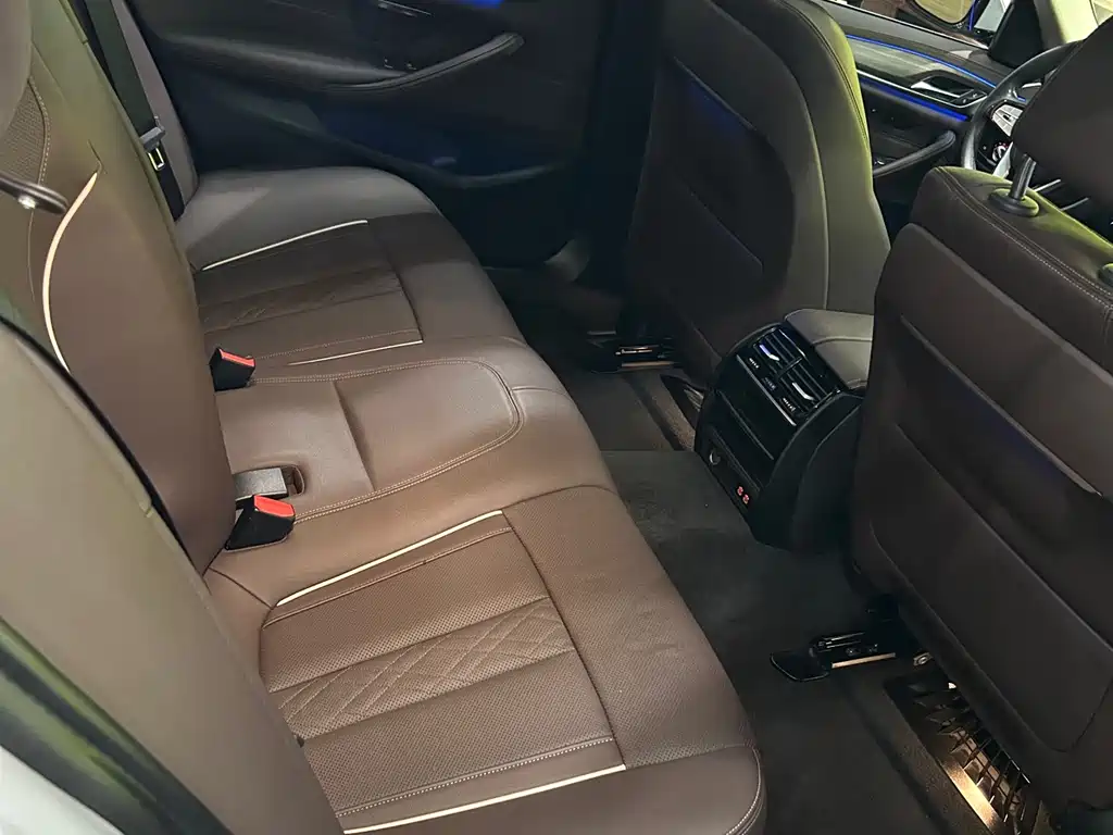 BMW 5 Series 2021