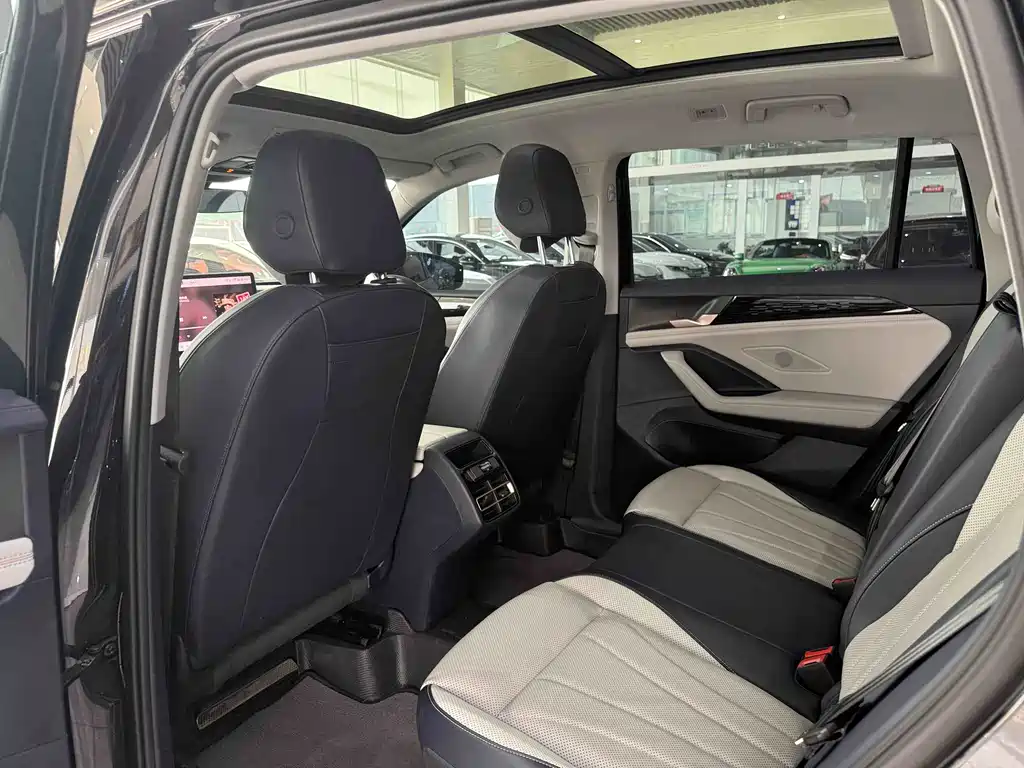 Volkswagen Tiguan L 2025 — фото 12