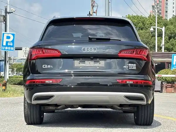 Audi Q5L 2019