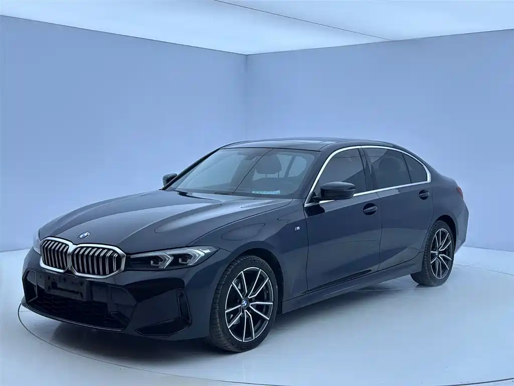 BMW 3 Series 2023 — фото 1