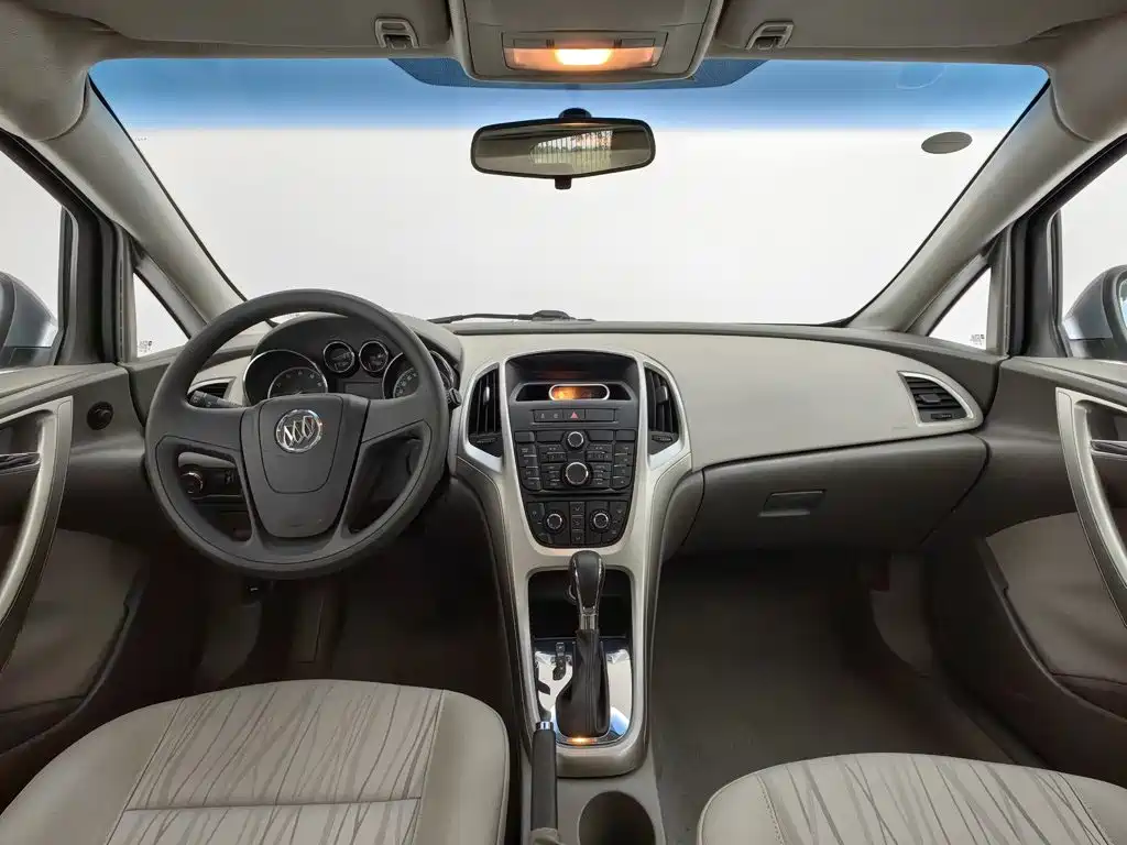 Buick Excelle 2012