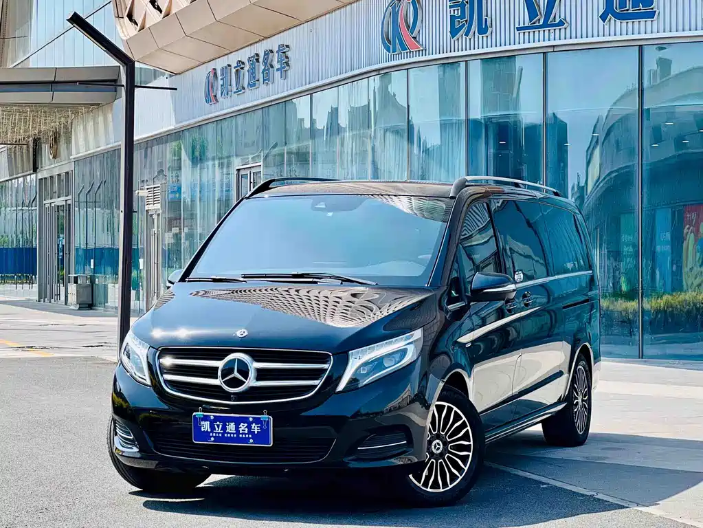 Mercedes-Benz V-Class 2021 — фото 1