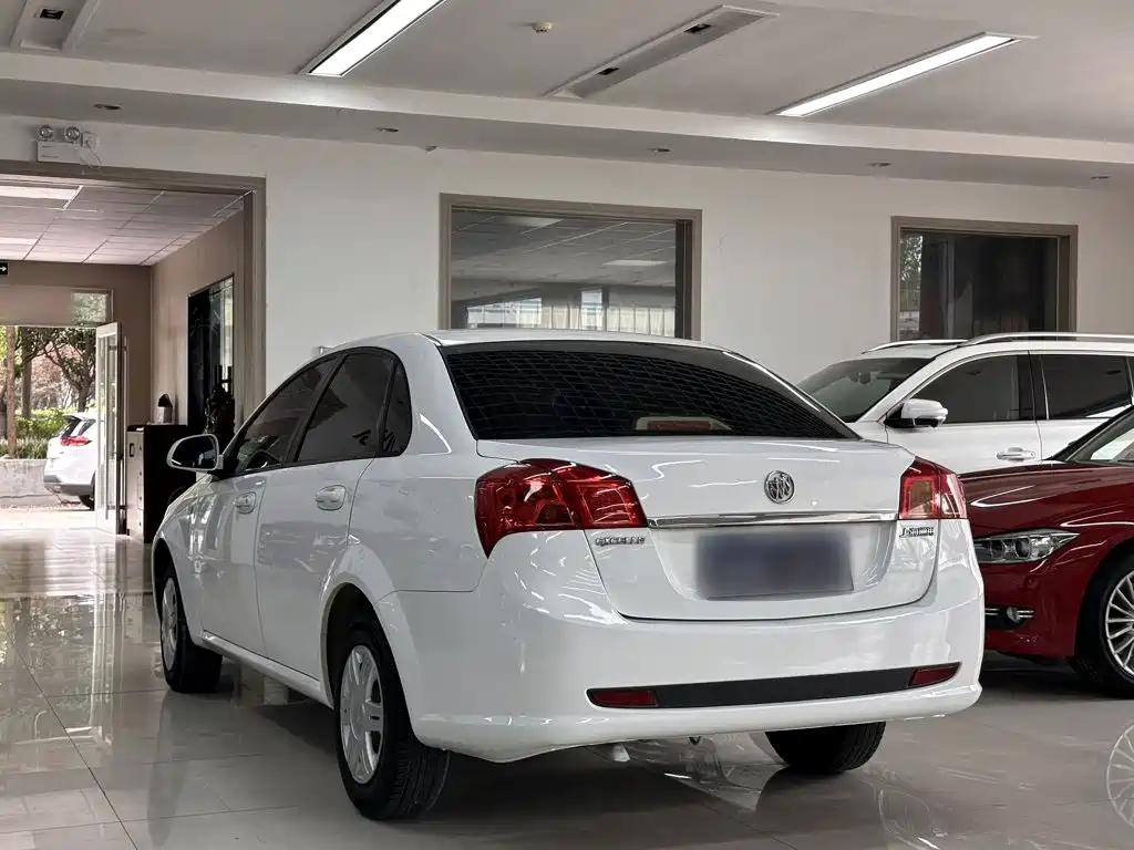 Buick Excelle 2015 — фото 25