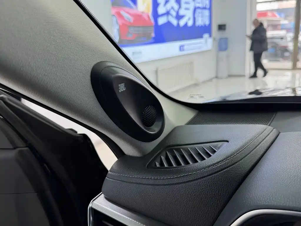 Toyota Highlander 2023 — фото 12