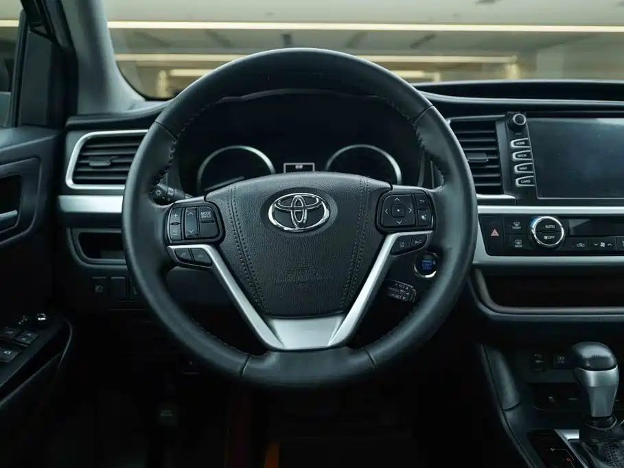 Toyota Highlander 2020 — фото 18
