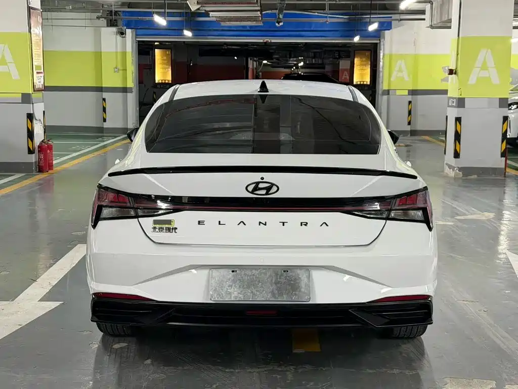 Hyundai Elantra 2023 — фото 4