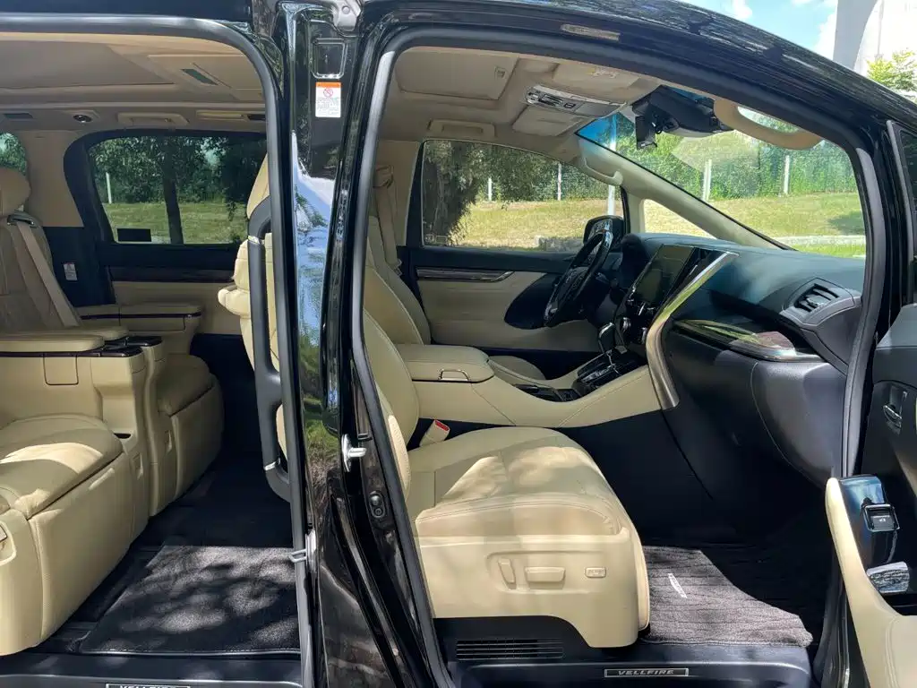 Toyota Vellfire 2021 — фото 19