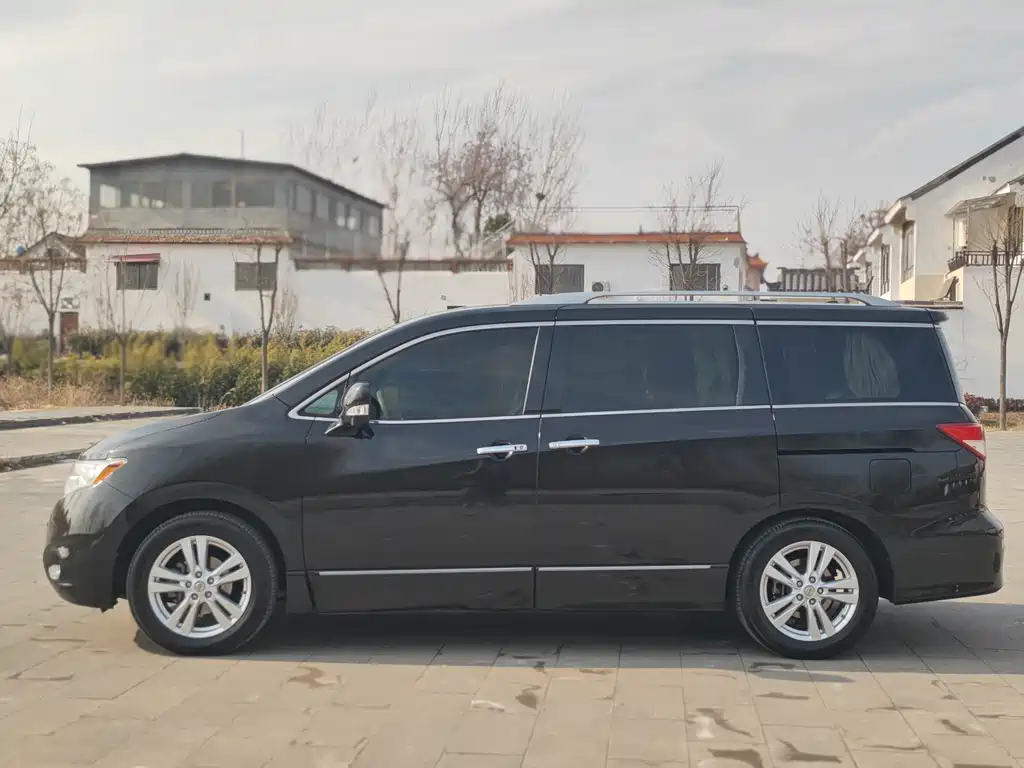 Nissan Quest 2015 — фото 4
