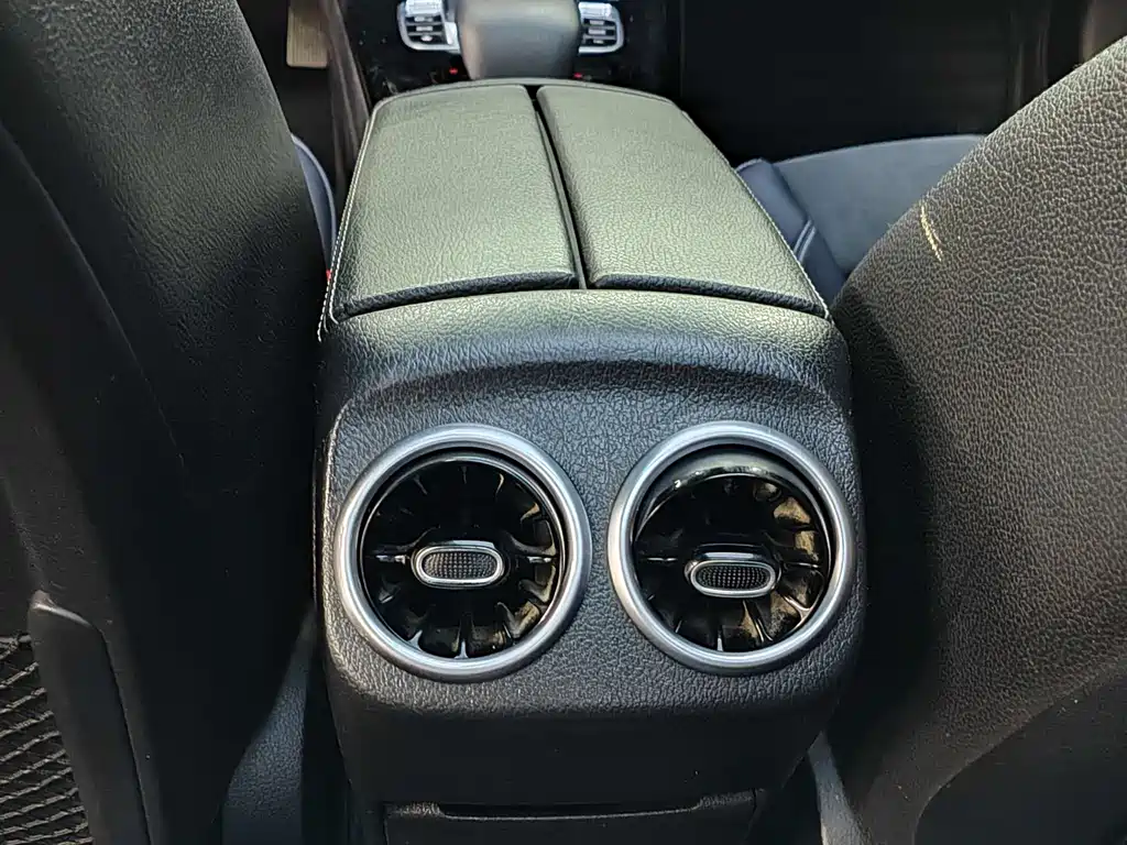 Mercedes-Benz A-Class 2019 — фото 12