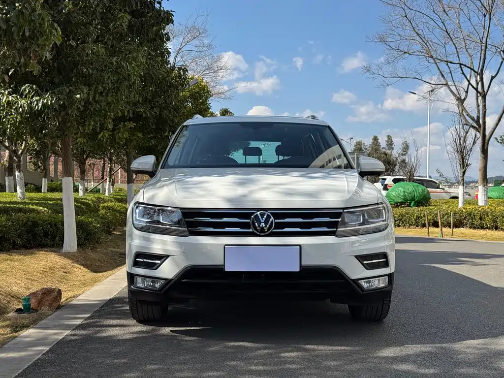 Volkswagen Tiguan L 2021 — фото 2