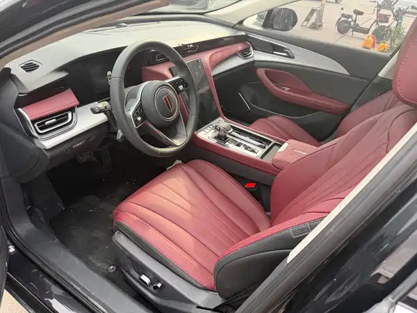 Hongqi H5 2025