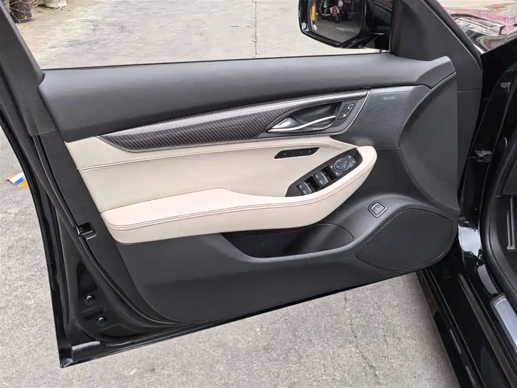 Cadillac CT5 2025 — фото 10