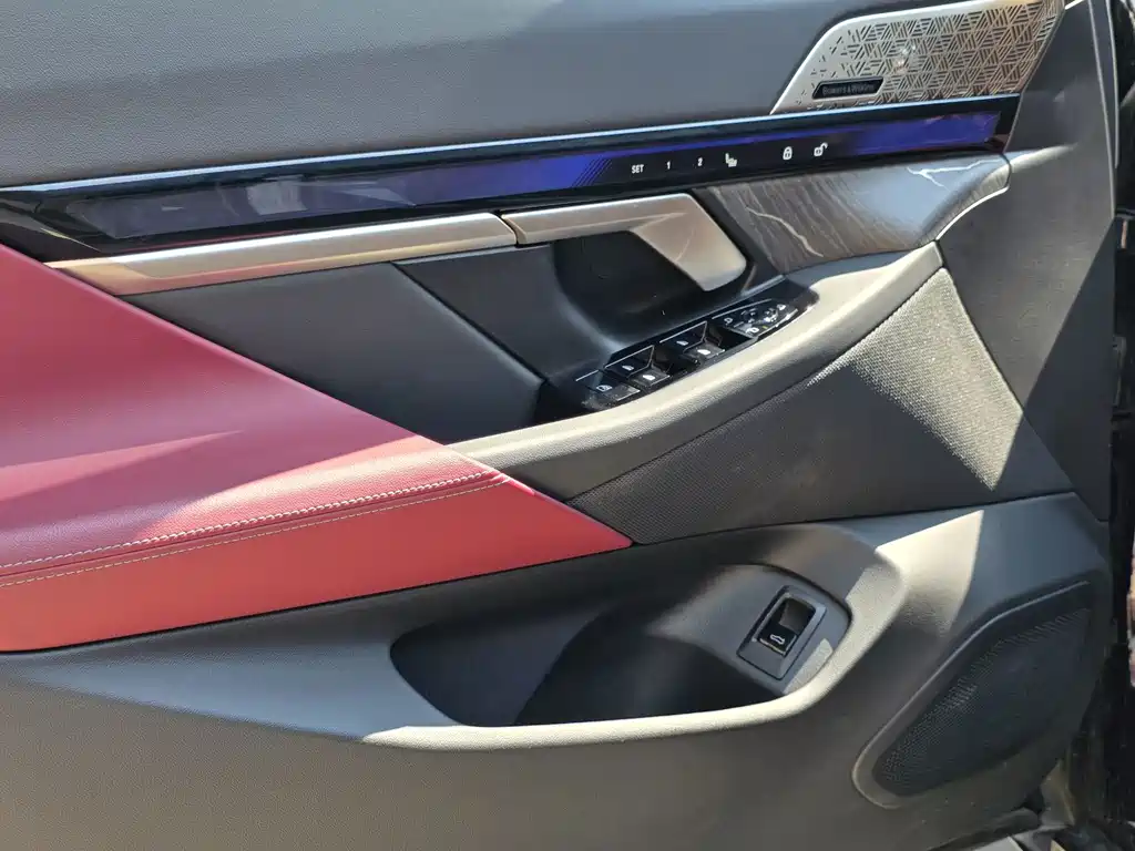 BMW 5 Series 2025