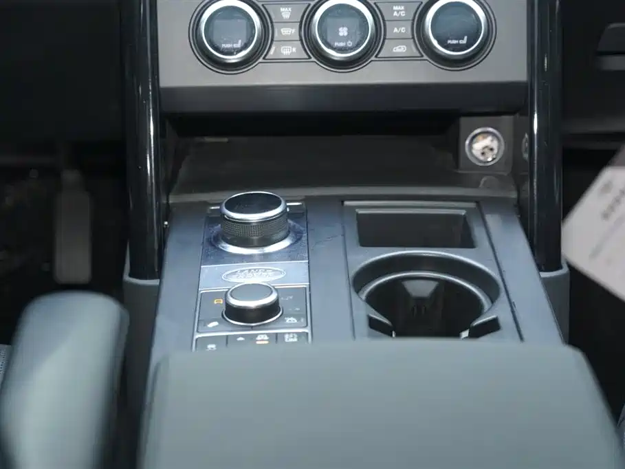 Land Rover Discovery 2017 — фото 21