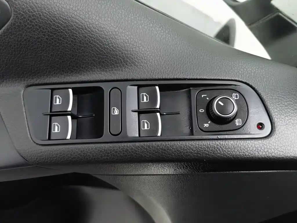 Volkswagen Tiguan 2015 — фото 9