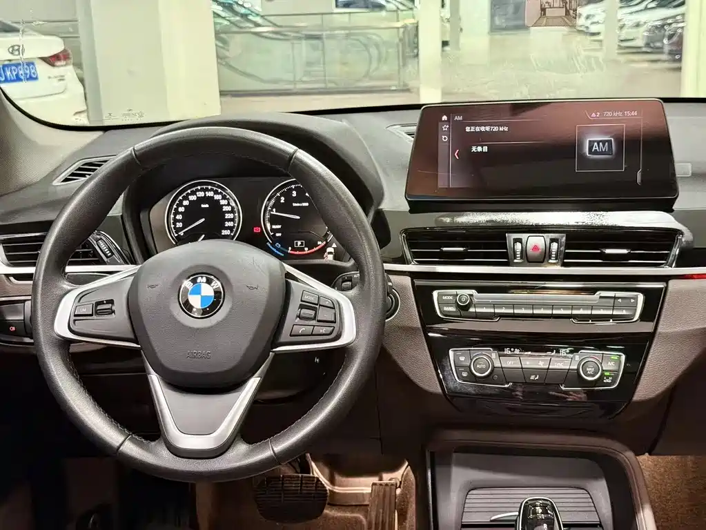 BMW X1 2020 — фото 8