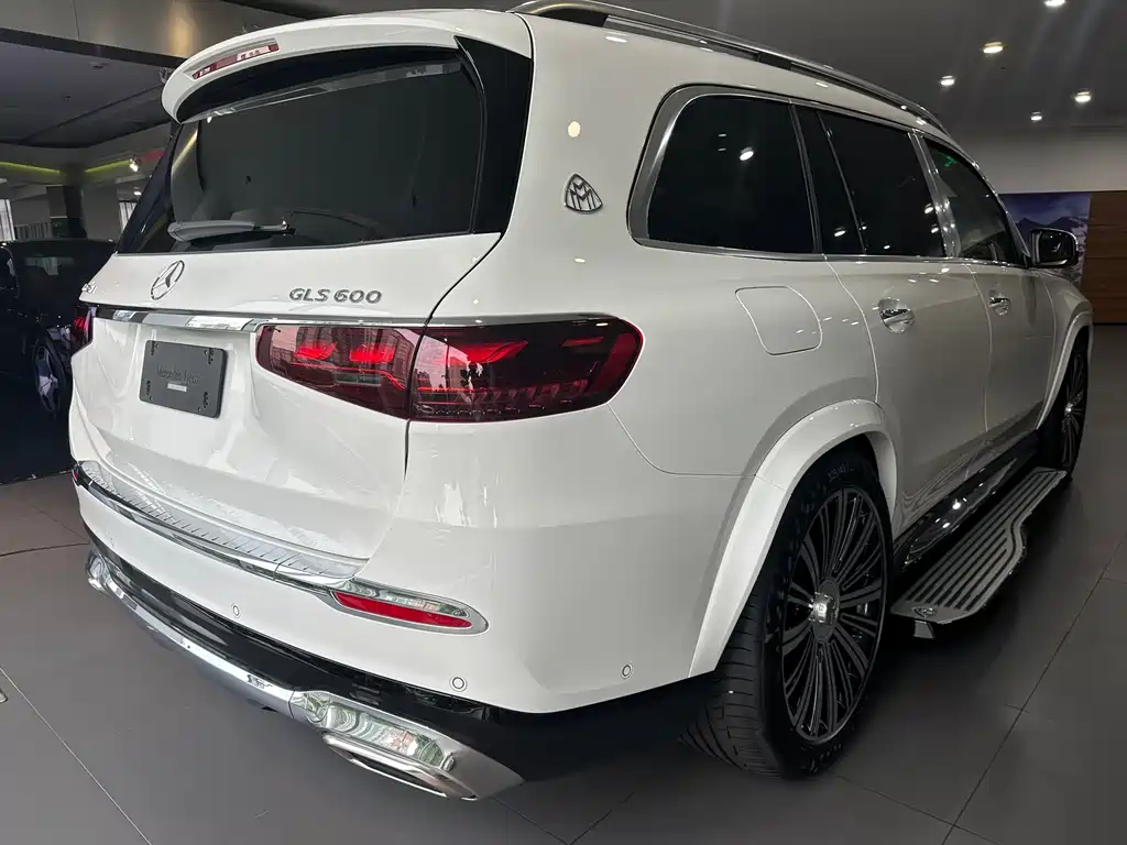 Mercedes-Benz GLS — фото 12