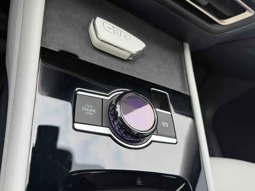 Volkswagen Tiguan L 2025 — фото 31