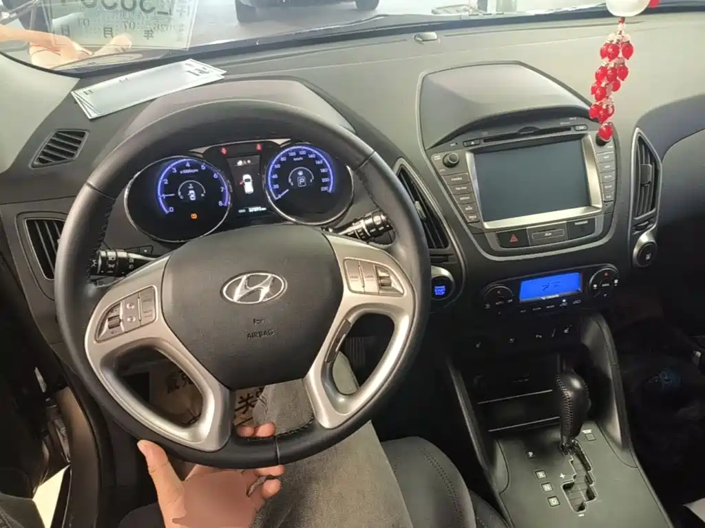 Hyundai ix35 2015 — фото 10