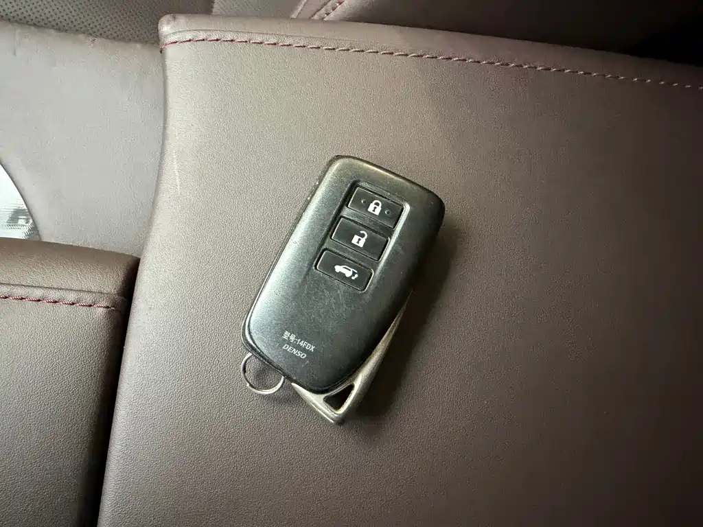 Lexus RX 2022 — фото 15