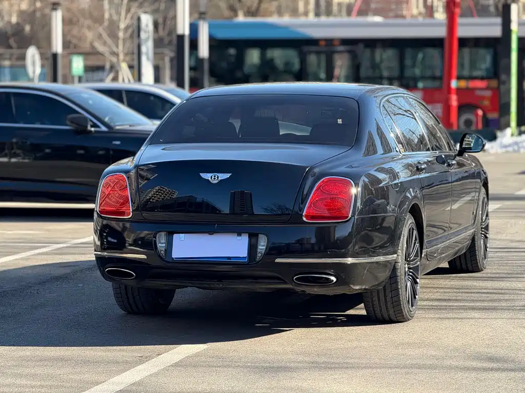 Bentley Flying Spur 2011 — фото 19