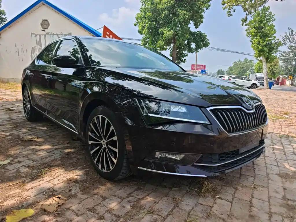 Skoda Superb 2017 — фото 4