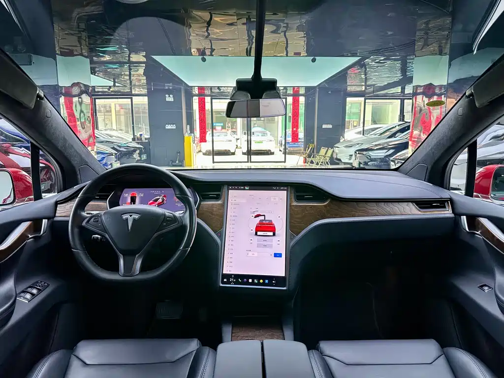 Tesla Model X 2018 — фото 17