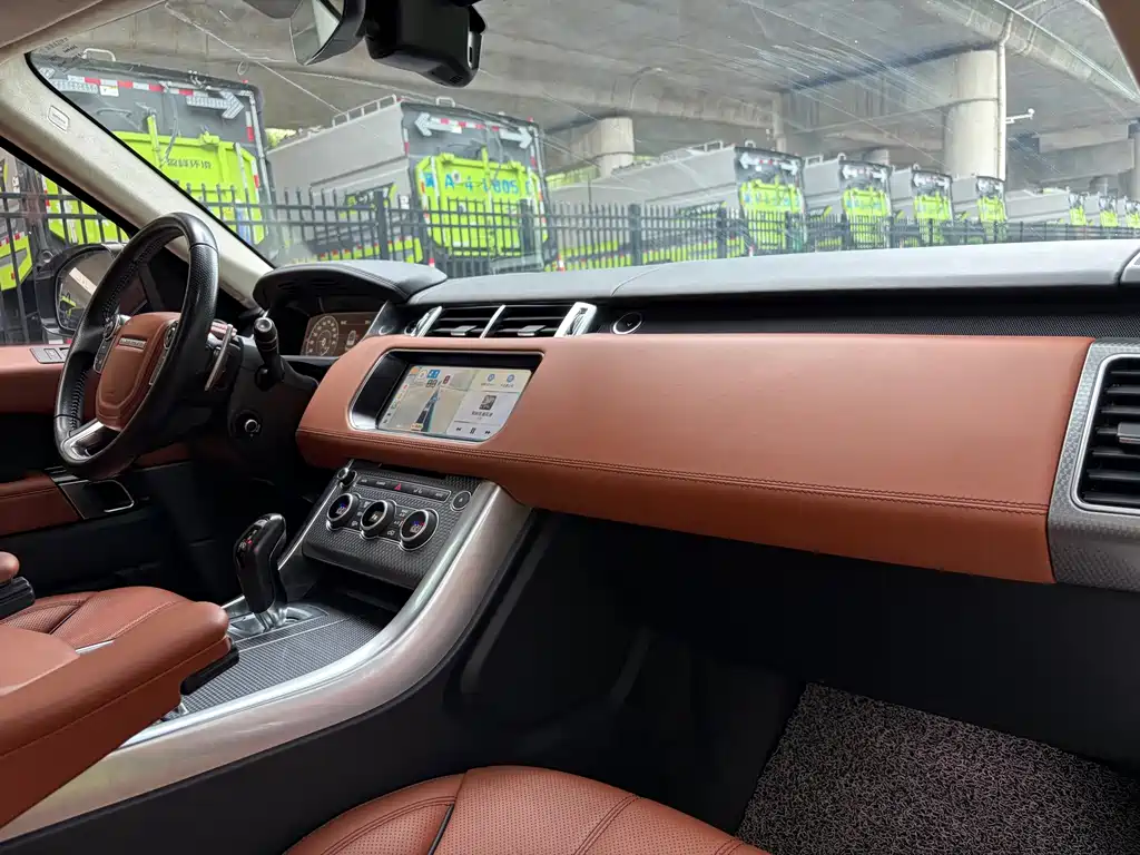 Land Rover Range Rover Sport 2017 — фото 24