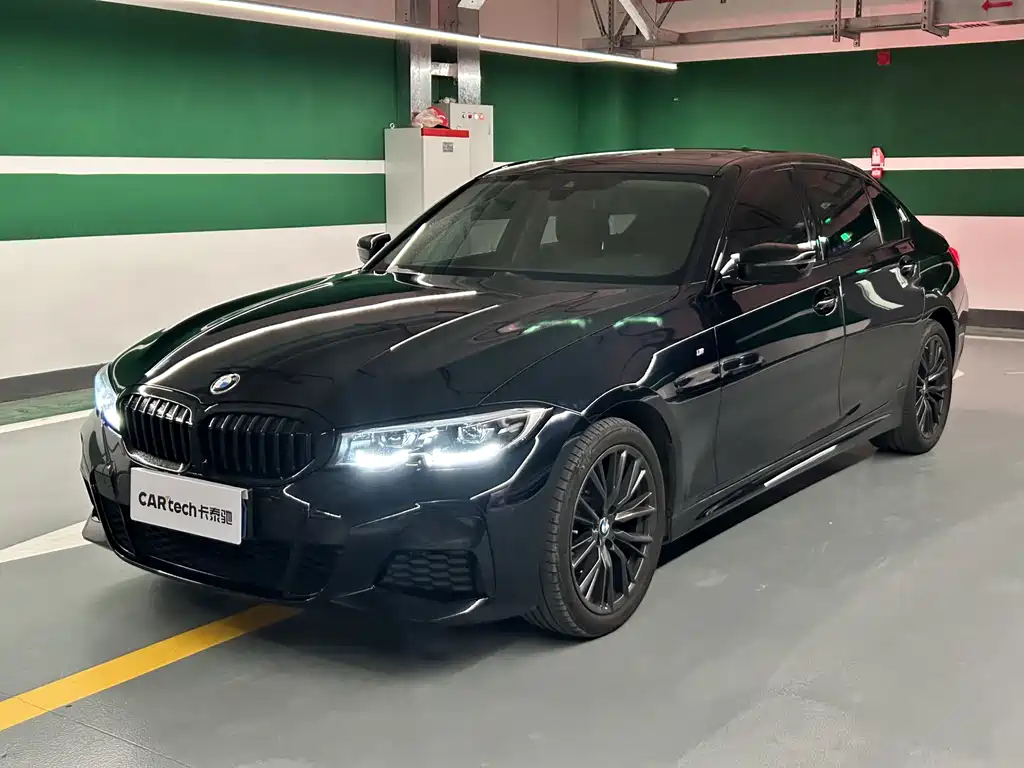 BMW 3 Series 2022 — фото 1