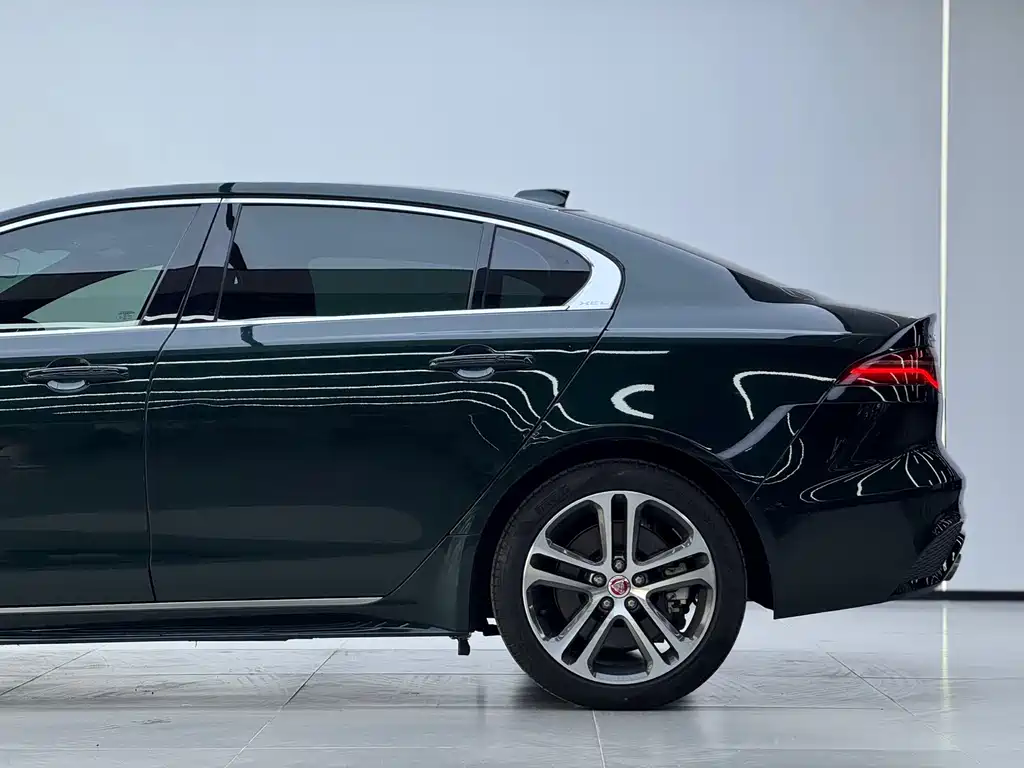 Jaguar XEL 2023 — фото 10