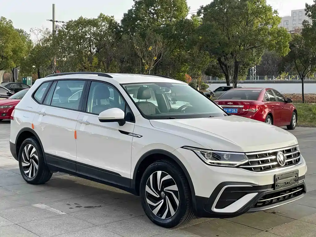 Volkswagen Tiguan L 2022 — фото 3