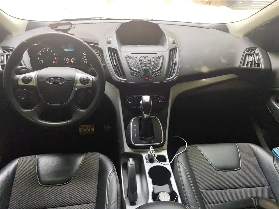 Ford Kuga 2013 — фото 12