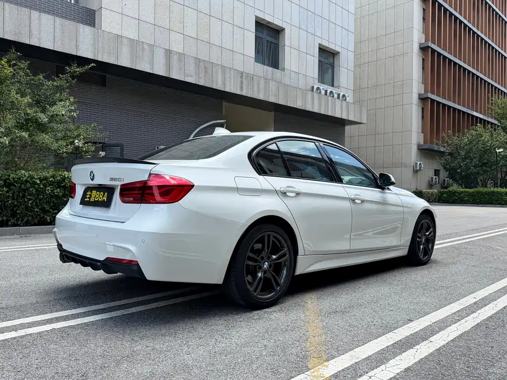 BMW 3 Series 2019 — фото 16