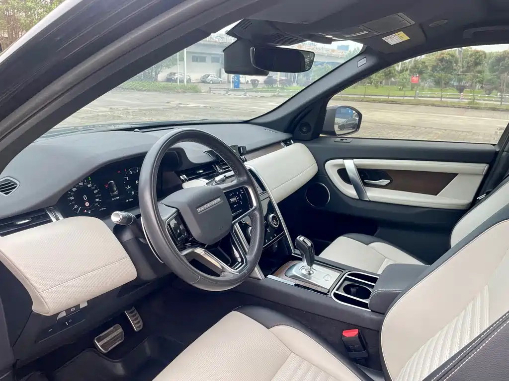 Land Rover Discovery Sport 2023 — фото 3