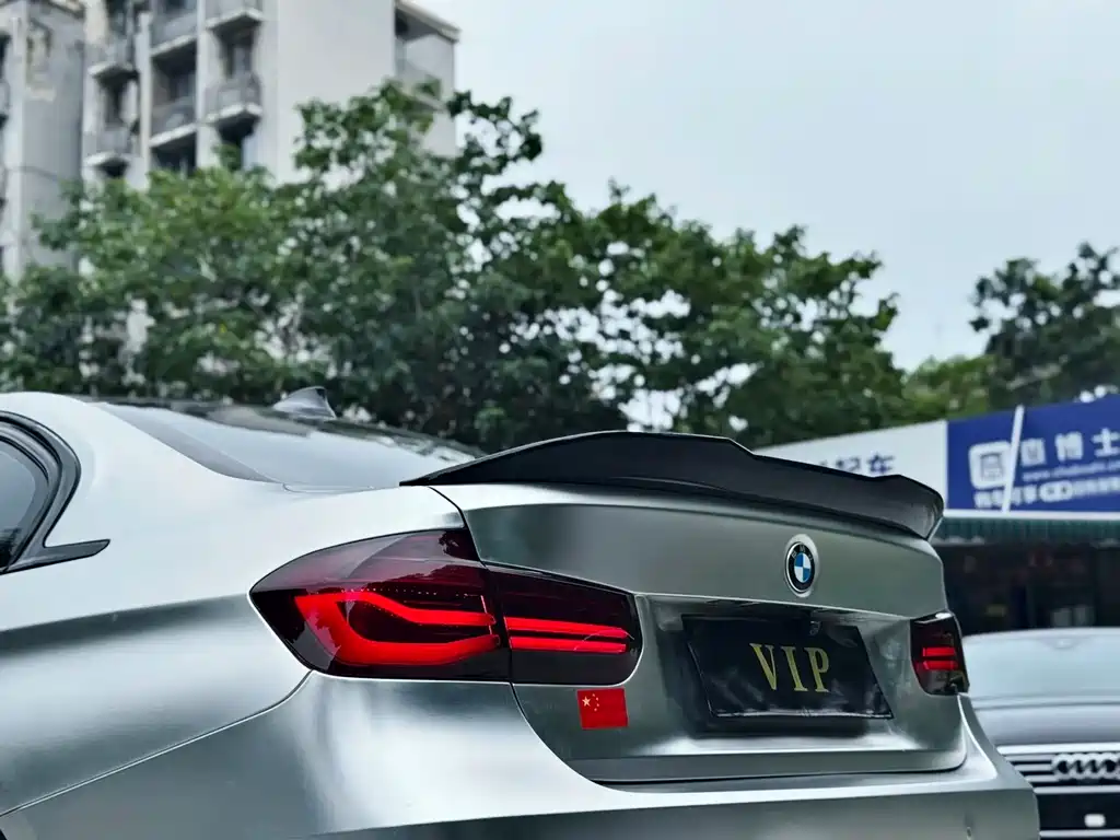 BMW 3 Series 2019 — фото 23