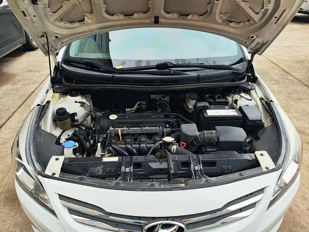 Hyundai Accent 2015 — фото 20