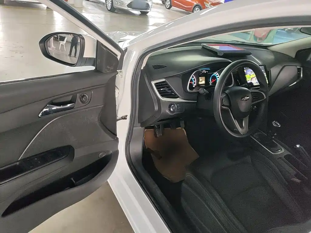 Chevrolet Cavalier 2017 — фото 16